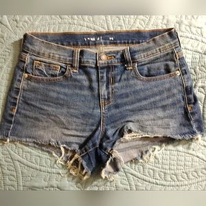 GUC distressed Old Navy cut off denim shorts